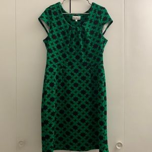 Black & Kelly green cap sleeve dress